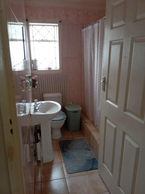 2 Bedroom Property for Sale in Stonebridge KwaZulu-Natal