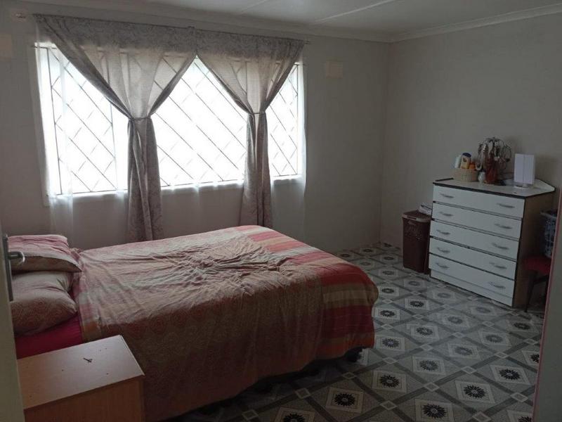2 Bedroom Property for Sale in Stonebridge KwaZulu-Natal