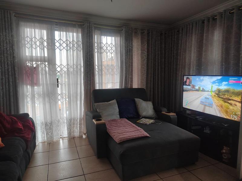 To Let 2 Bedroom Property for Rent in Chatsworth KwaZulu-Natal