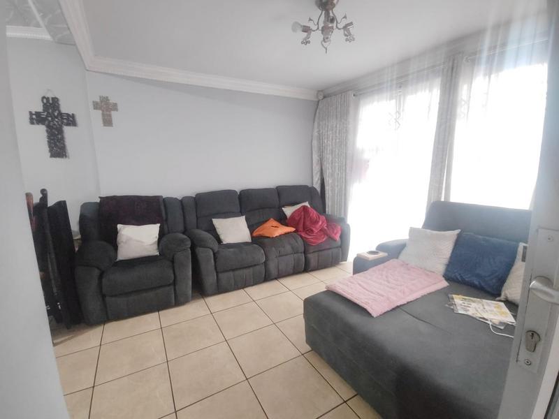 To Let 2 Bedroom Property for Rent in Chatsworth KwaZulu-Natal