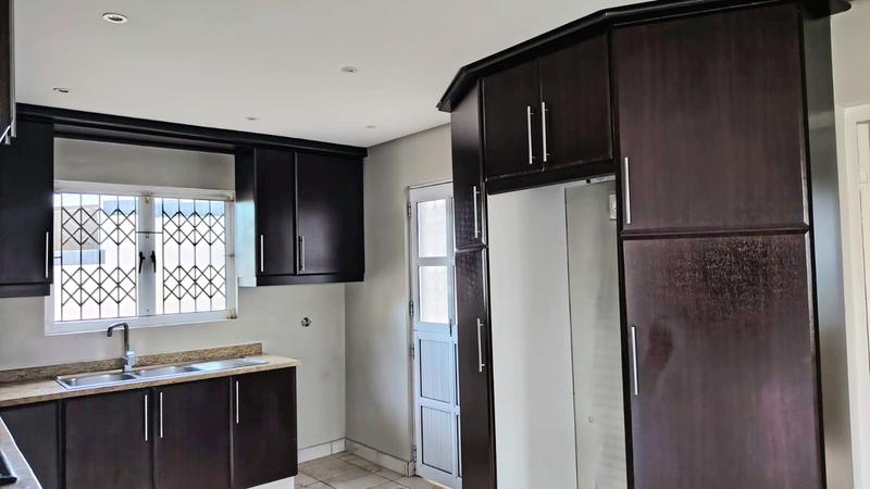 To Let 2 Bedroom Property for Rent in Malvern KwaZulu-Natal