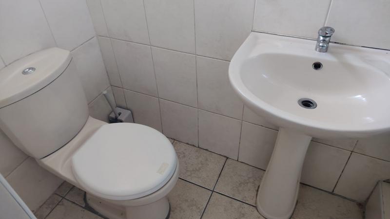 To Let 2 Bedroom Property for Rent in Malvern KwaZulu-Natal