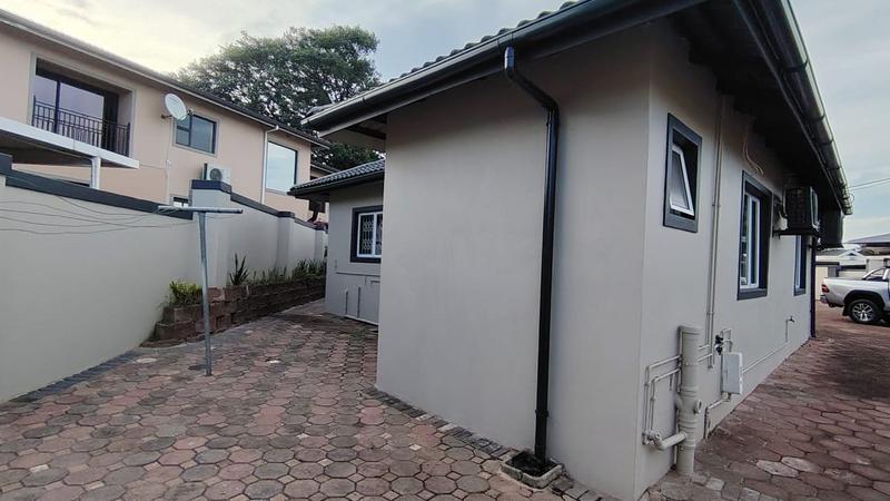 To Let 2 Bedroom Property for Rent in Malvern KwaZulu-Natal