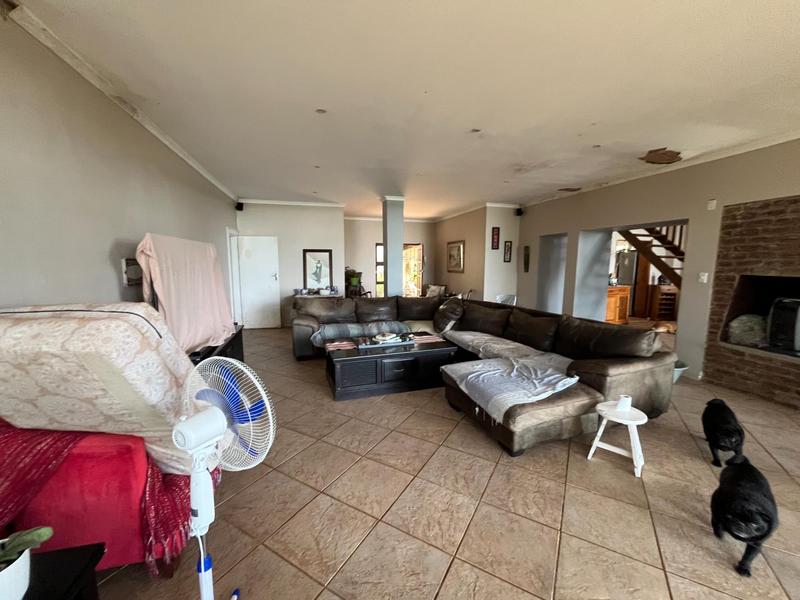 6 Bedroom Property for Sale in Southport KwaZulu-Natal