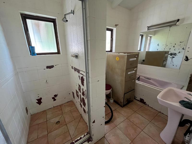 6 Bedroom Property for Sale in Southport KwaZulu-Natal