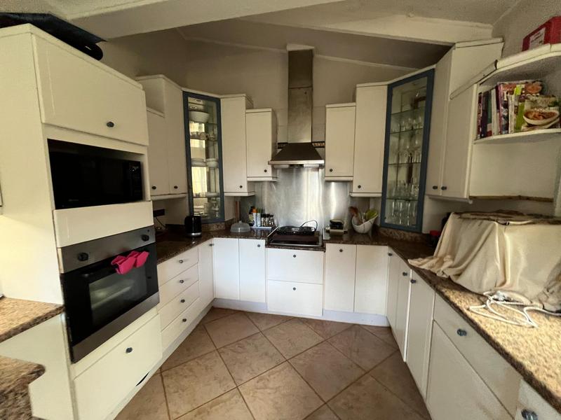 6 Bedroom Property for Sale in Southport KwaZulu-Natal