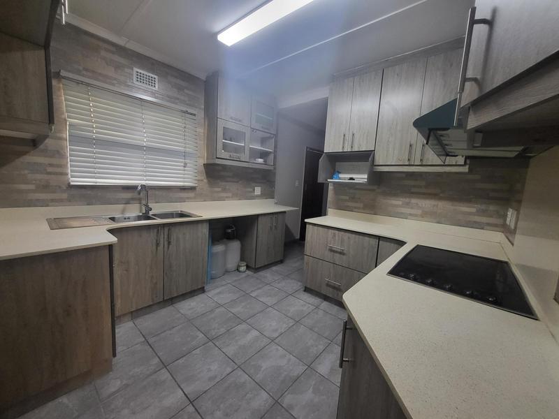 2 Bedroom Property for Sale in Dawncrest KwaZulu-Natal