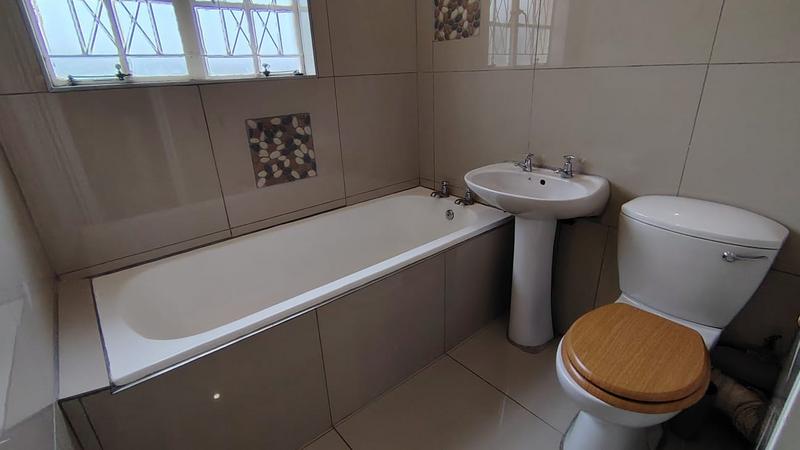 To Let 3 Bedroom Property for Rent in Malvern KwaZulu-Natal