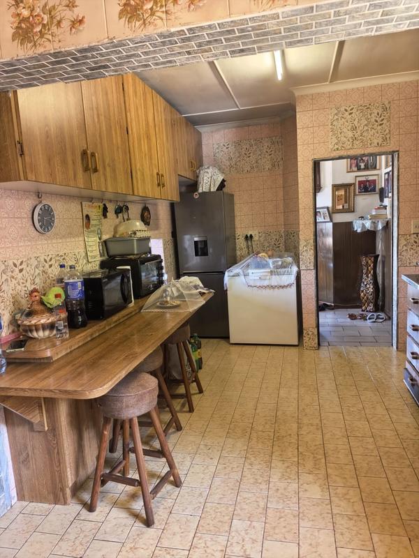 5 Bedroom Property for Sale in Isipingo Hills KwaZulu-Natal