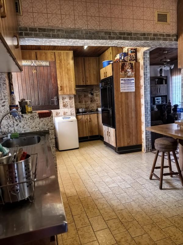 5 Bedroom Property for Sale in Isipingo Hills KwaZulu-Natal