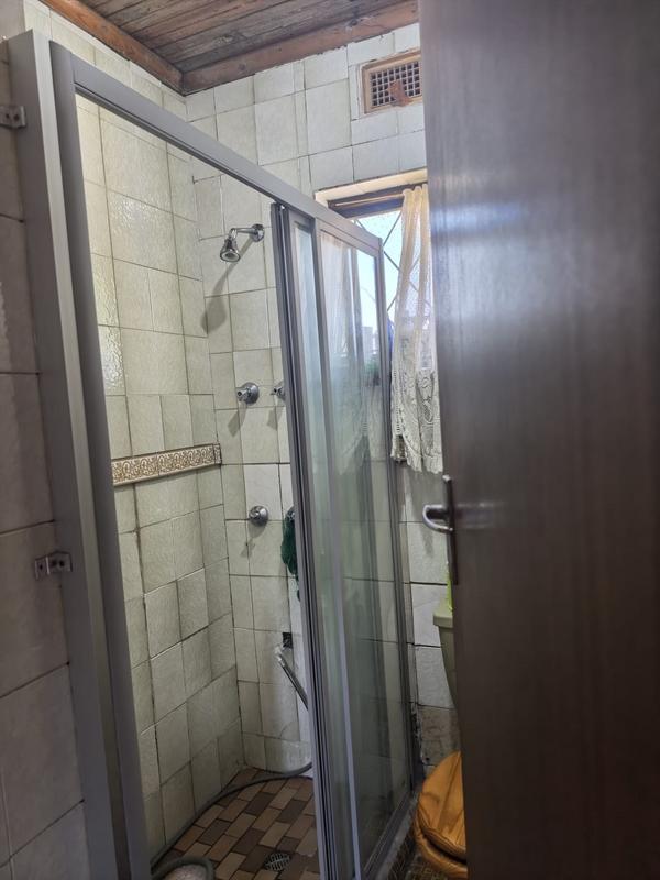 5 Bedroom Property for Sale in Isipingo Hills KwaZulu-Natal