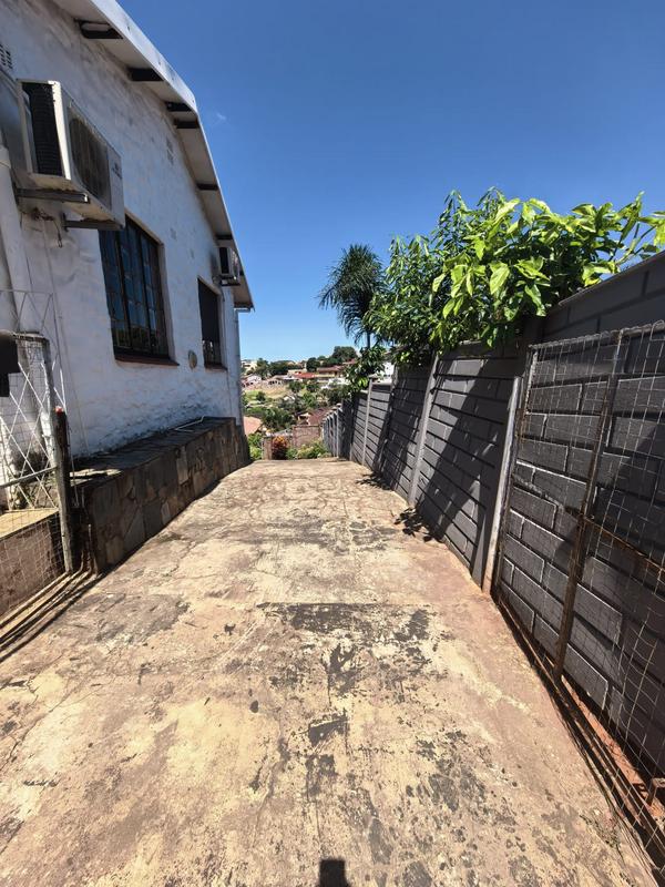 5 Bedroom Property for Sale in Isipingo Hills KwaZulu-Natal