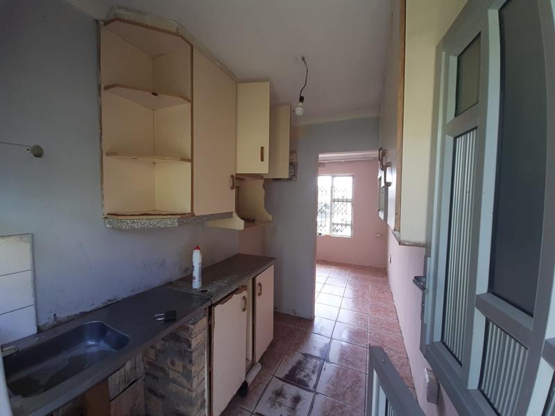 2 Bedroom Property for Sale in Umlazi KwaZulu-Natal