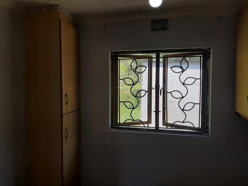 2 Bedroom Property for Sale in Umlazi KwaZulu-Natal