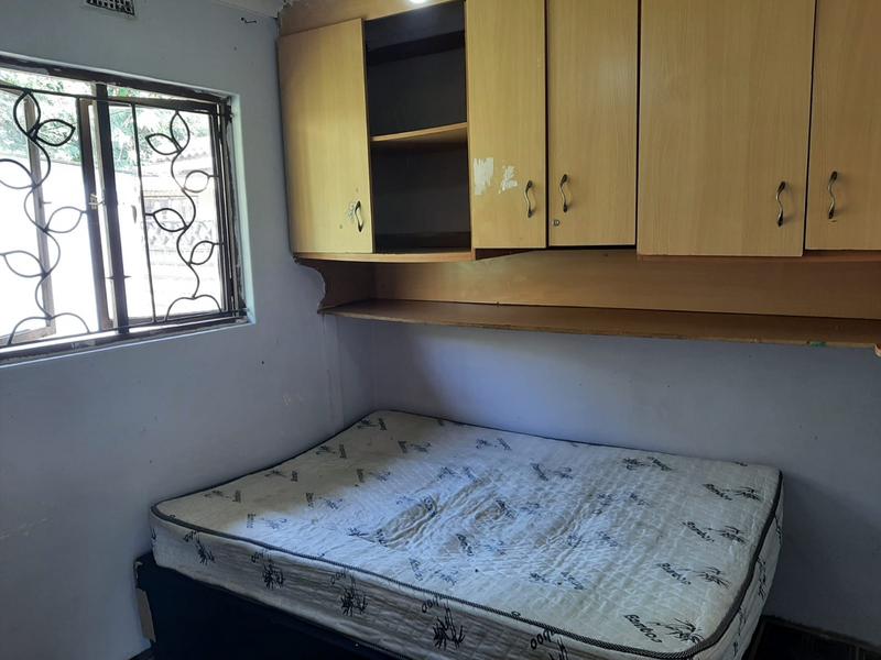 2 Bedroom Property for Sale in Umlazi KwaZulu-Natal