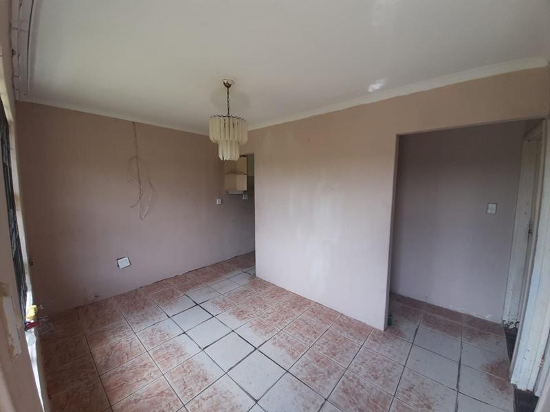 2 Bedroom Property for Sale in Umlazi KwaZulu-Natal