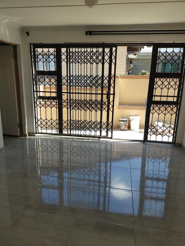 To Let 2 Bedroom Property for Rent in Newlands West KwaZulu-Natal