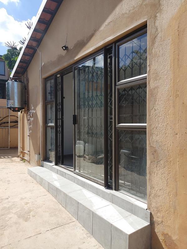 To Let 2 Bedroom Property for Rent in Newlands West KwaZulu-Natal