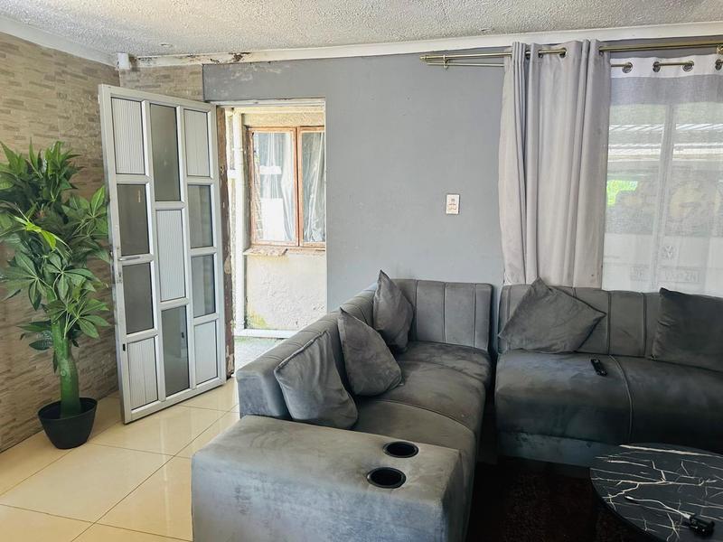 6 Bedroom Property for Sale in Ntuzuma KwaZulu-Natal