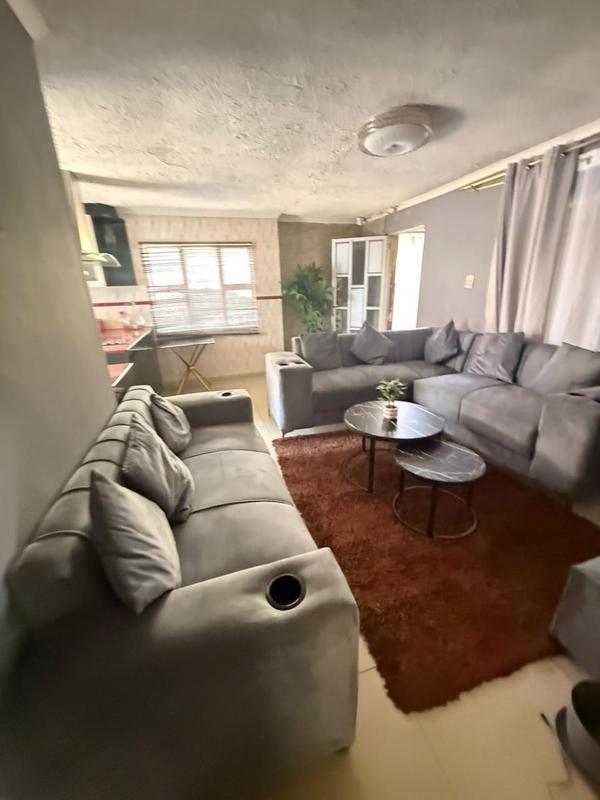 6 Bedroom Property for Sale in Ntuzuma KwaZulu-Natal