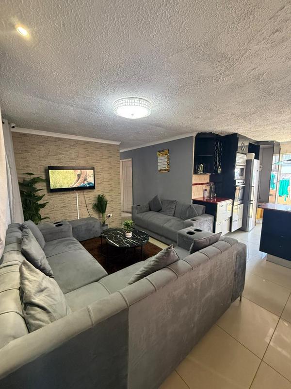 6 Bedroom Property for Sale in Ntuzuma KwaZulu-Natal