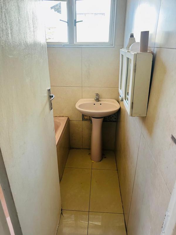 6 Bedroom Property for Sale in Ntuzuma KwaZulu-Natal