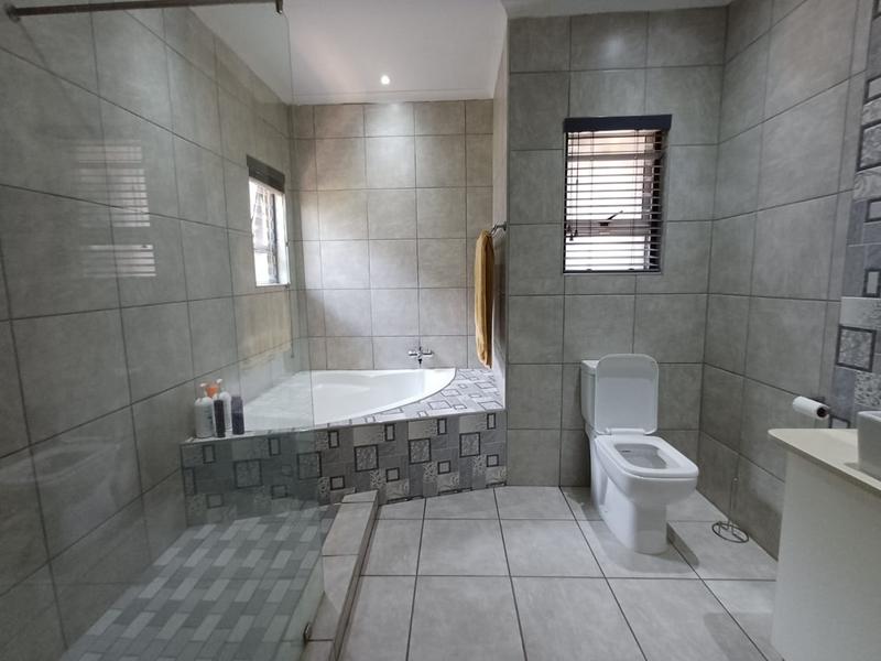 To Let 4 Bedroom Property for Rent in Durban North KwaZulu-Natal