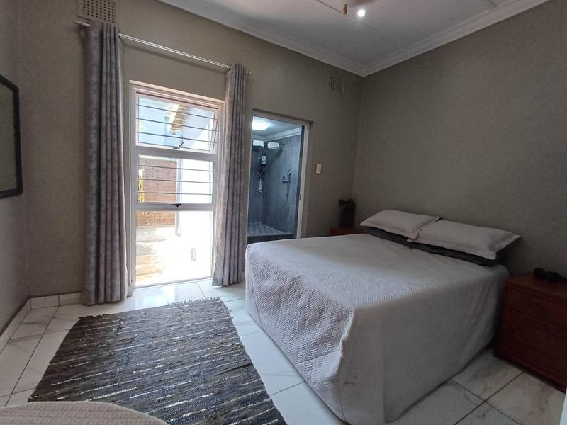 To Let 4 Bedroom Property for Rent in Durban North KwaZulu-Natal