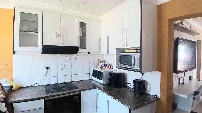 2 Bedroom Property for Sale in Umlazi KwaZulu-Natal