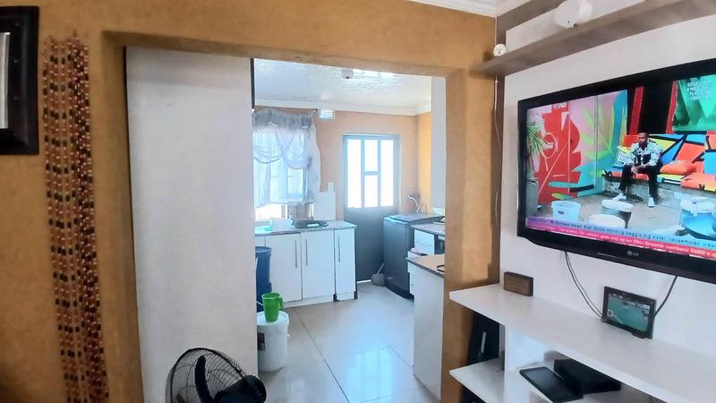 2 Bedroom Property for Sale in Umlazi KwaZulu-Natal