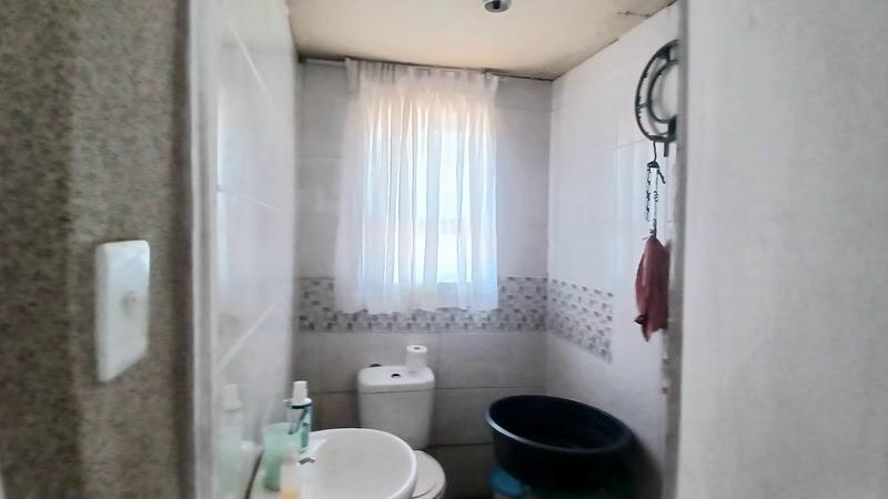 2 Bedroom Property for Sale in Umlazi KwaZulu-Natal
