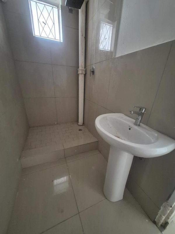 To Let 1 Bedroom Property for Rent in Overport KwaZulu-Natal