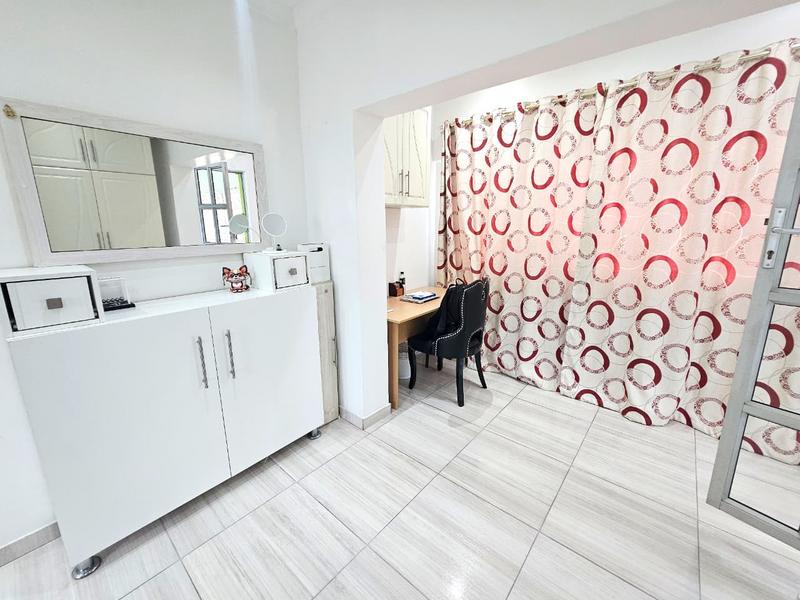 4 Bedroom Property for Sale in Malvern KwaZulu-Natal