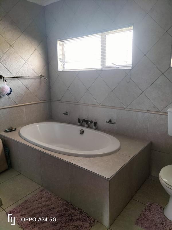 3 Bedroom Property for Sale in Meer En See KwaZulu-Natal