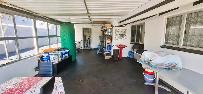 5 Bedroom Property for Sale in Southgate KwaZulu-Natal