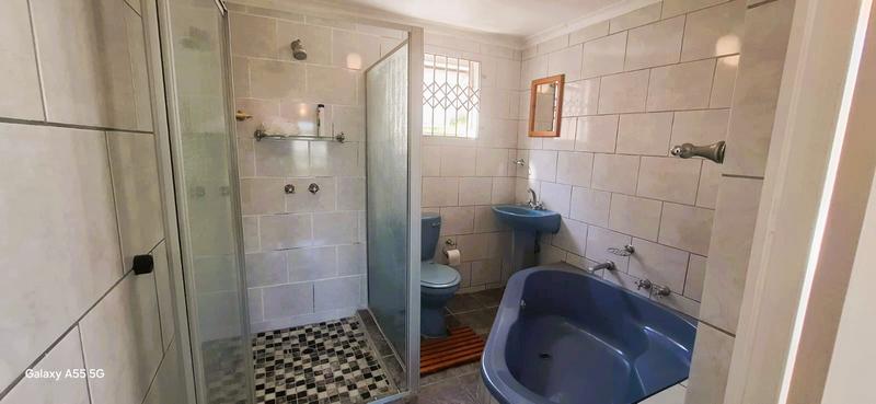 5 Bedroom Property for Sale in Southgate KwaZulu-Natal