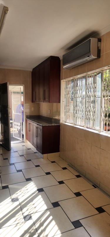To Let 2 Bedroom Property for Rent in Durban North KwaZulu-Natal