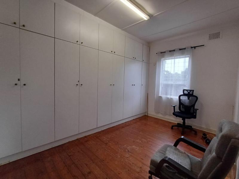 To Let 5 Bedroom Property for Rent in Durban North KwaZulu-Natal