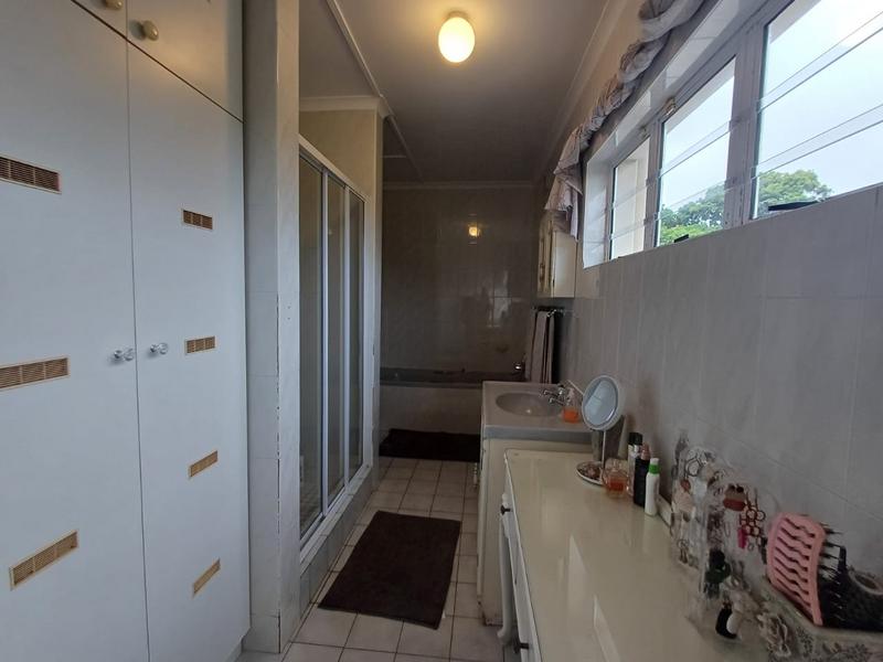 To Let 5 Bedroom Property for Rent in Durban North KwaZulu-Natal