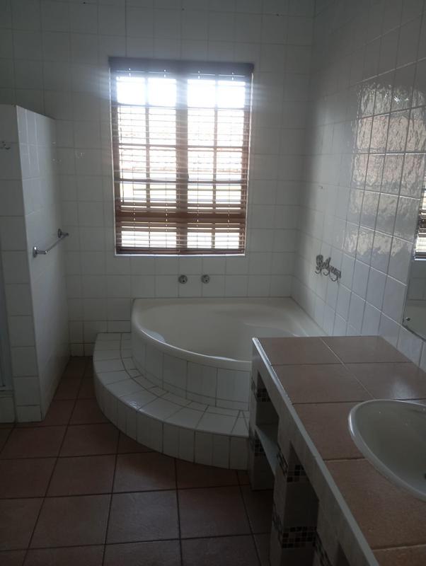 To Let 4 Bedroom Property for Rent in Durban North KwaZulu-Natal
