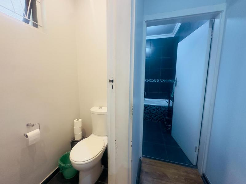 2 Bedroom Property for Sale in Montclair KwaZulu-Natal