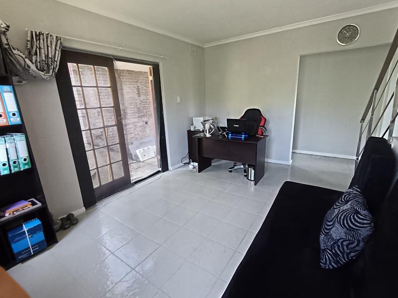 To Let 3 Bedroom Property for Rent in Queensburgh KwaZulu-Natal