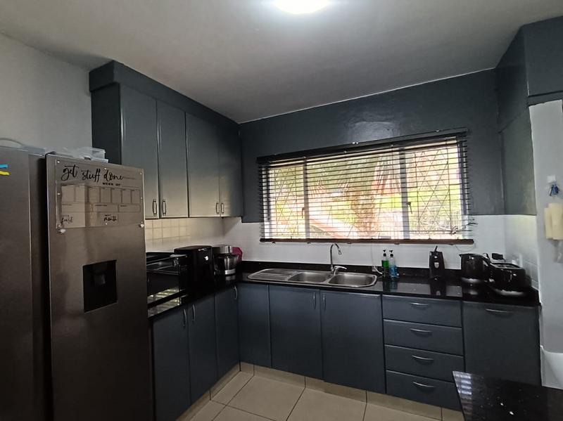 3 Bedroom Property for Sale in Queensburgh KwaZulu-Natal