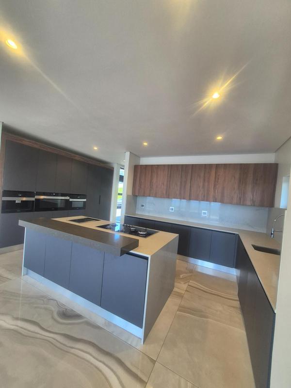 5 Bedroom Property for Sale in Izinga Ridge KwaZulu-Natal