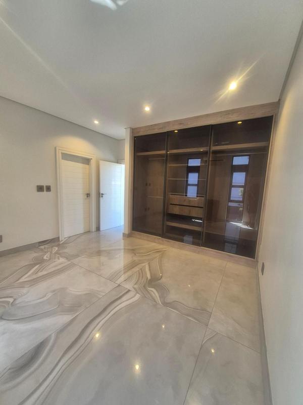 5 Bedroom Property for Sale in Izinga Ridge KwaZulu-Natal