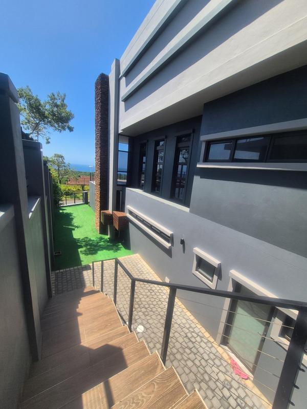 5 Bedroom Property for Sale in Izinga Ridge KwaZulu-Natal