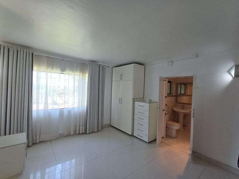 4 Bedroom Property for Sale in Parkgate KwaZulu-Natal