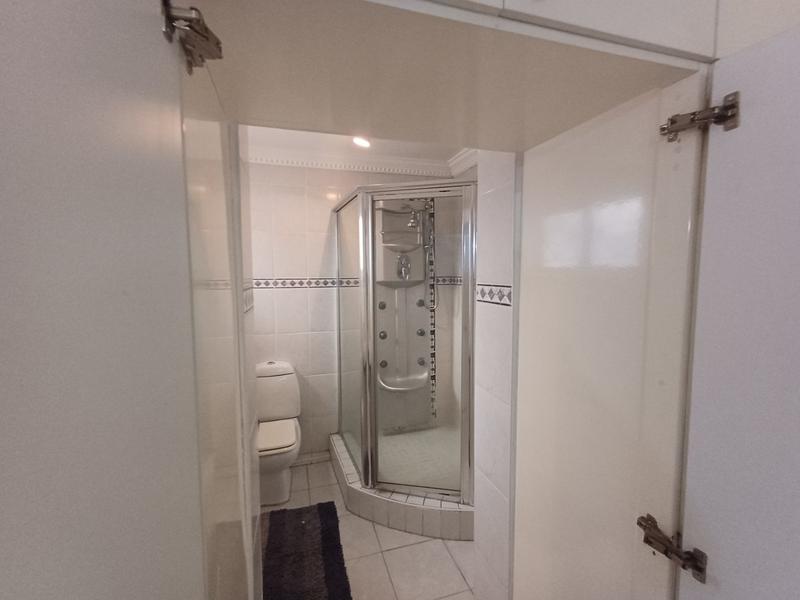 4 Bedroom Property for Sale in Parkgate KwaZulu-Natal