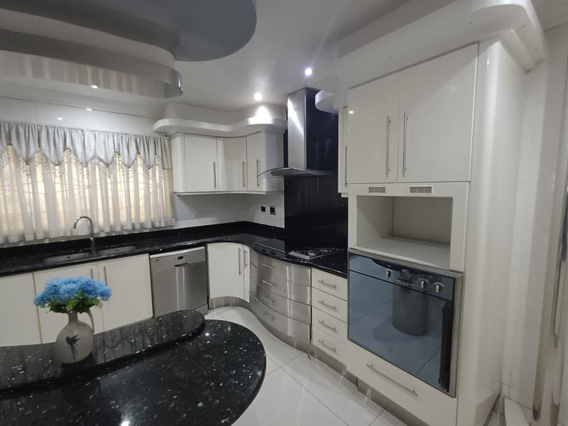 4 Bedroom Property for Sale in Parkgate KwaZulu-Natal