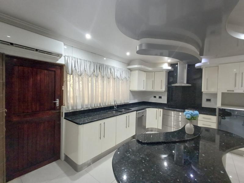 4 Bedroom Property for Sale in Parkgate KwaZulu-Natal
